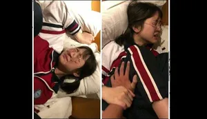 Cô gái gợi cảm với bộ ngực lớn và giày cao gót